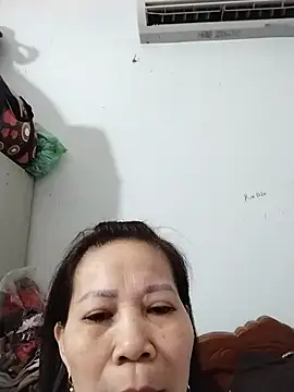 MYAMYA20 live cam on StripChat