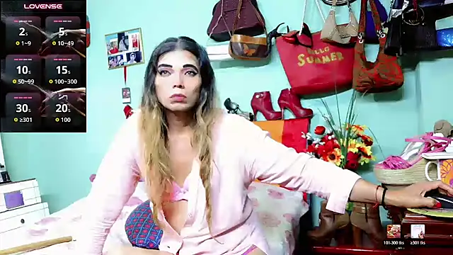Xiaraa26 on Stripchat