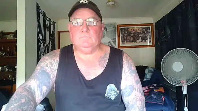 KINKYBLUEYES69
