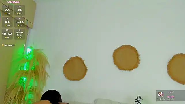 LaylaStrasss live cam on StripChat