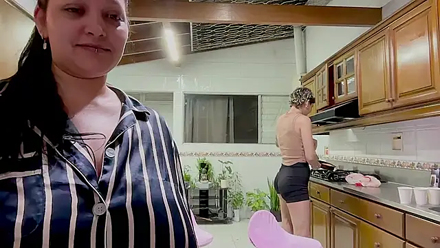 Marcella_and_laura