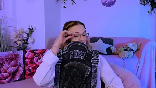 luna_berryy webcam