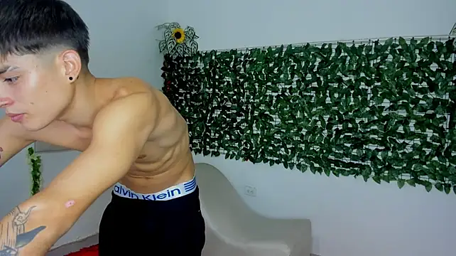 the_beby_guy (M twink) - show dick