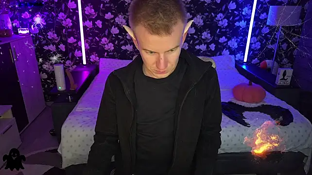 Vuitton live cam on StripChat