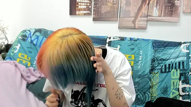 Cute__Kiko live cam on StripChat