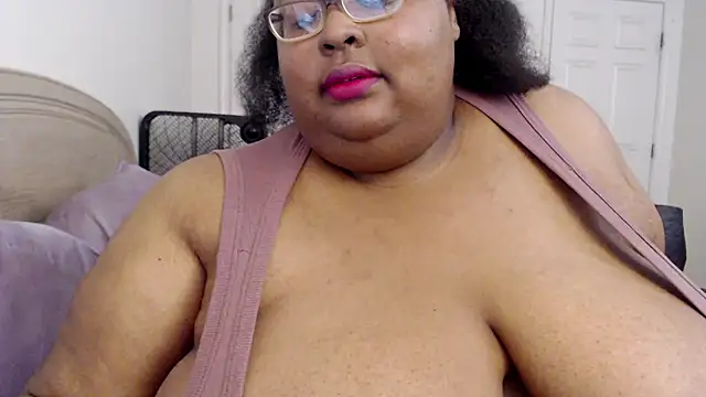 Loves_Aura webcam