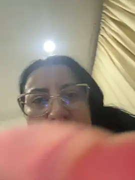 Abril_Luv webcam