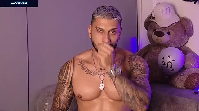 Seth_Vegaa on Stripchat