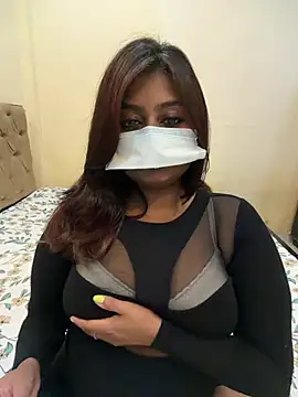 NaughtyZoya webcam