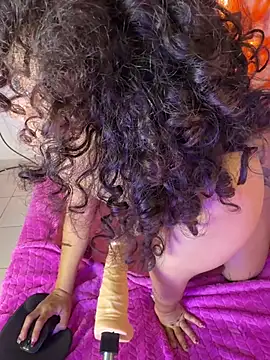 Woo_isDaphne live cam on StripChat