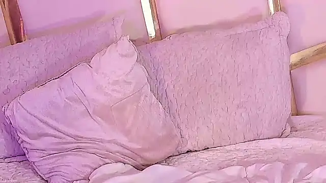 KylieMonnett live cam preview
