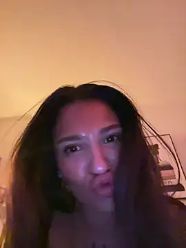 SarahSkyz webcam