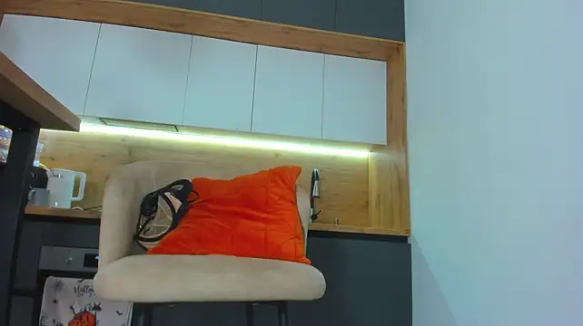 KayaLeroyy live cam on StripChat