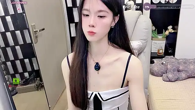Yueyue-MM live cam on StripChat