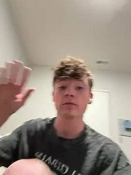 evanthegg (M twink) - See my dick