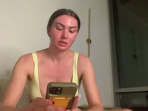 thefitfreak (F young) - Show pussy and rub clit