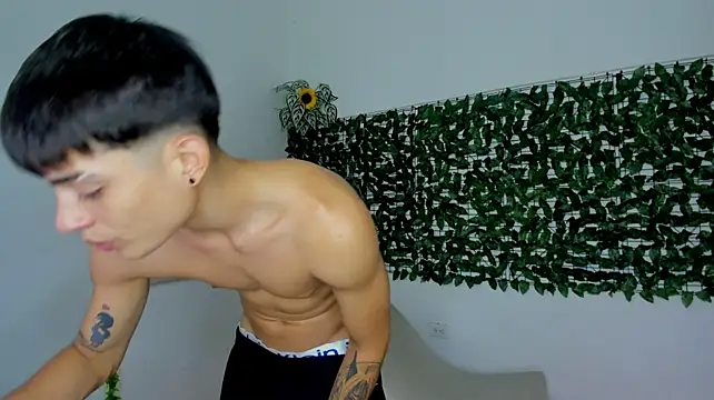 the_beby_guy (M twink) - show dick