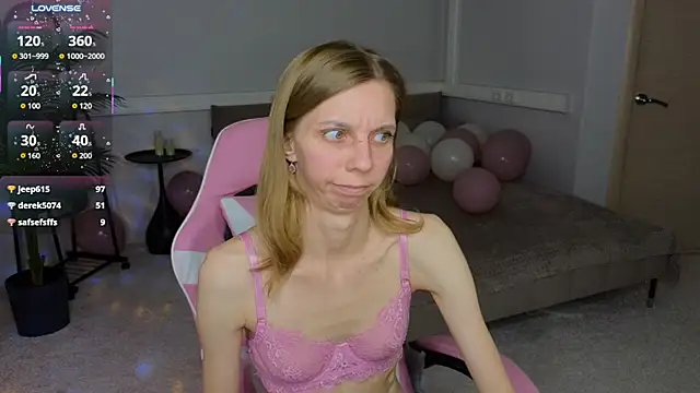 StellaBloomm webcam