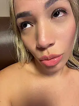 SQUIRTINGQUEEN11