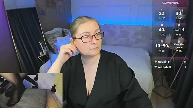 Alexandra_Kind live cam on StripChat