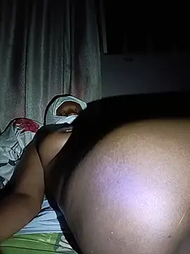 Thick-Sashie live cam on StripChat