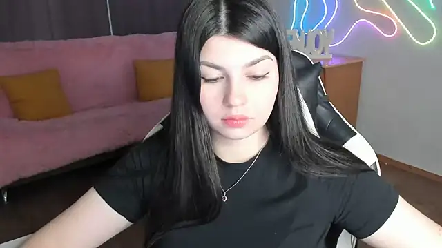 KisaModel live cam on StripChat