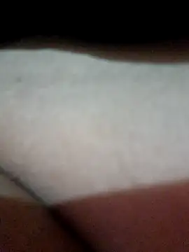 Priya_Bong Momentaufnahme des Live-Raums auf Stripchat