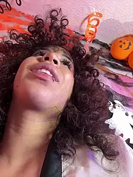 Woo_isDaphne live cam on StripChat