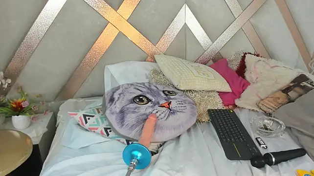CharloteEvans__ live cam on StripChat