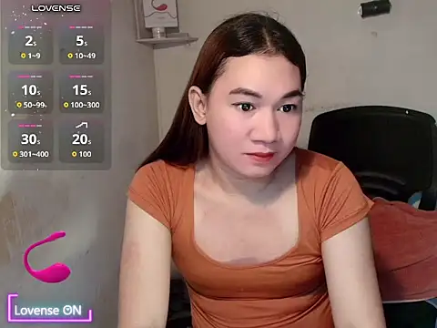 LovelyCum101 live cam on StripChat