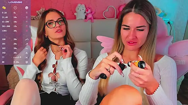 hotty_girls_here
