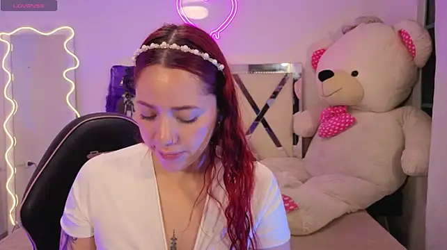 ANNE_TAY1