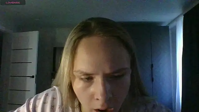 Annie_Cohn live cam on StripChat