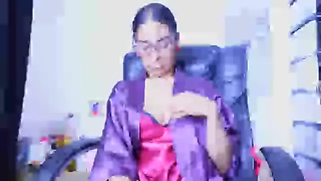 Aries_Mature live cam on StripChat