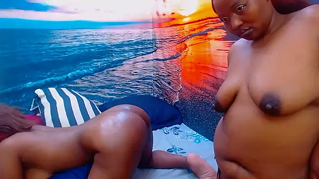 JUICYASSxx28