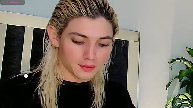 honey_skin webcam