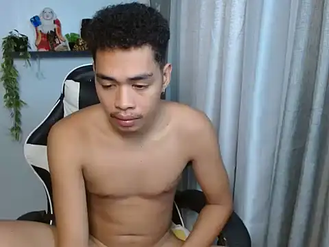 curlyasian_njxx