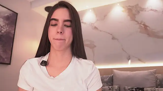 solavelar (F teen) - Tease and suck my nipples✨