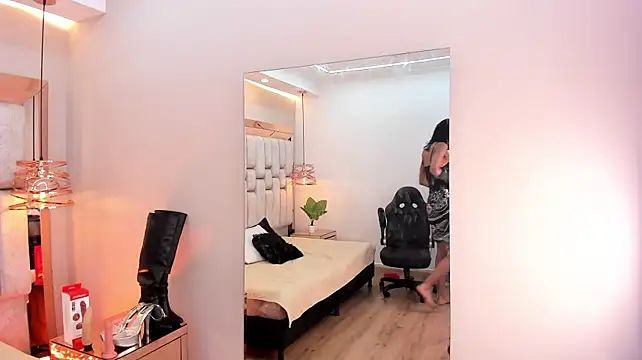 HecateVelvet webcam