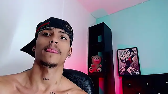 angel_foxc13 (M twink) - happy happy Angel