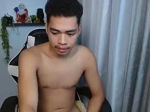 curlyasian_njxx