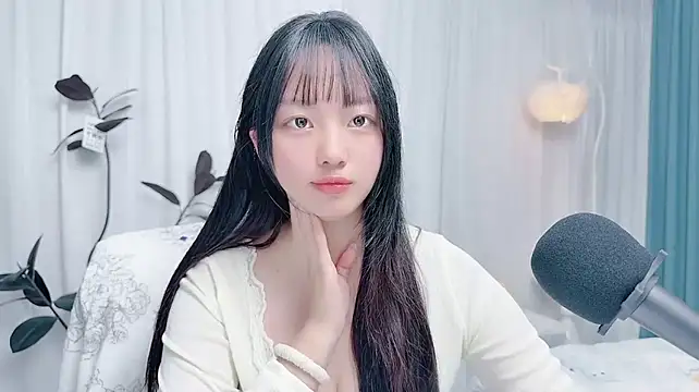 Winnie666999 live cam on StripChat