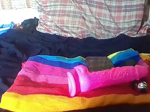 rider_banana (F young) - Fountain squirt/crimie