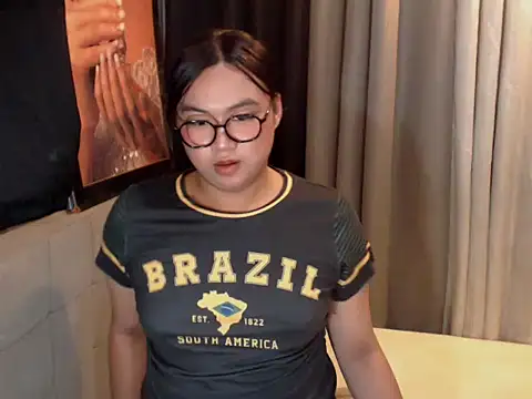 Модель: AsianHotPrecious