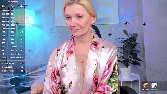Julie_Lucas
