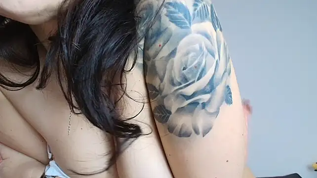 hessahessy (Ask my age) - Send my pussy straight to heaven