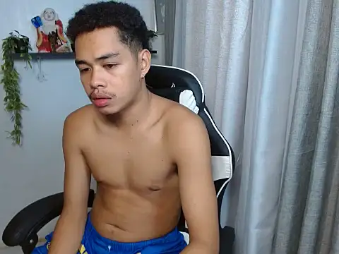curlyasian_njxx webcam