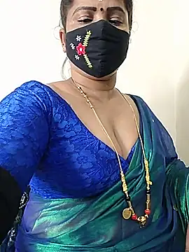 gaurika18 live cam on StripChat