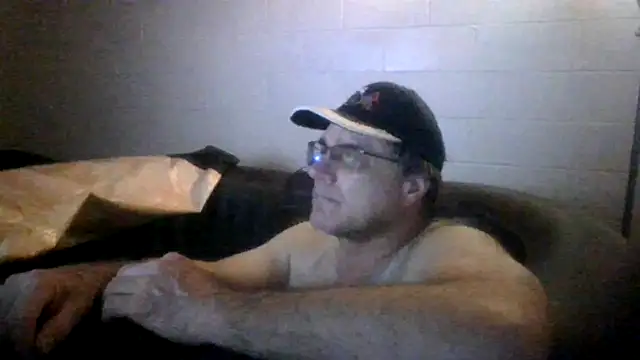 Kevvvvhot live cam on StripChat