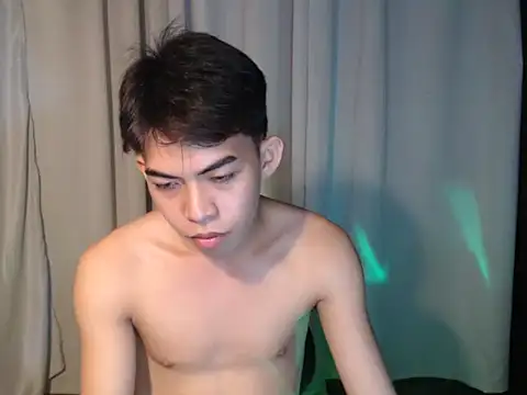 urhotsilverboy (Ask my age) - no cum for almost 4 days